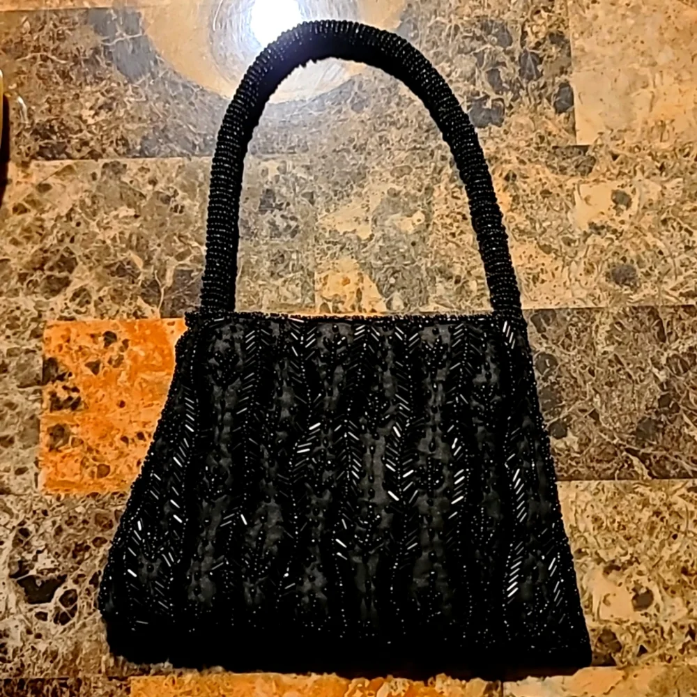 Sequenced Small HandBag - Picture 1 of 3